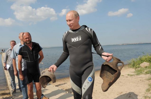 Putin z artefaktami
