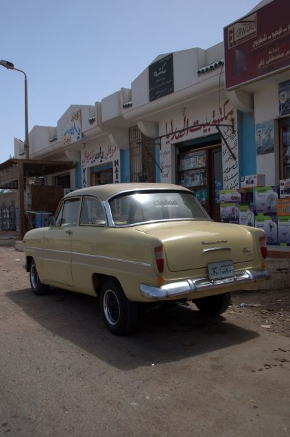 Stare samochody w Dahab