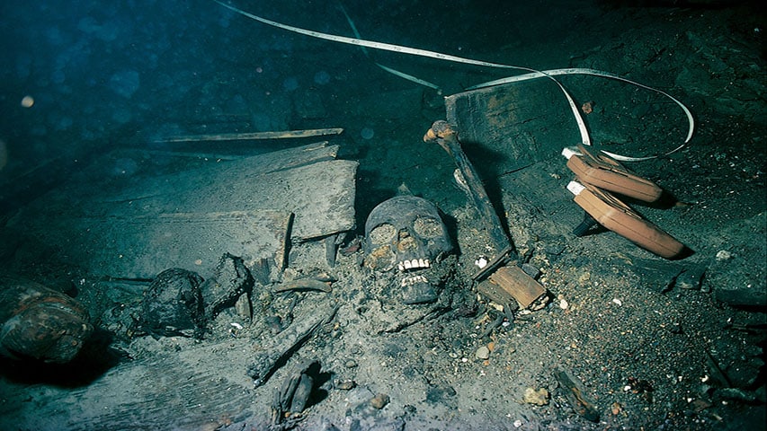 Kronan-shipwreck-Photo-by-Lars-Einarsson.