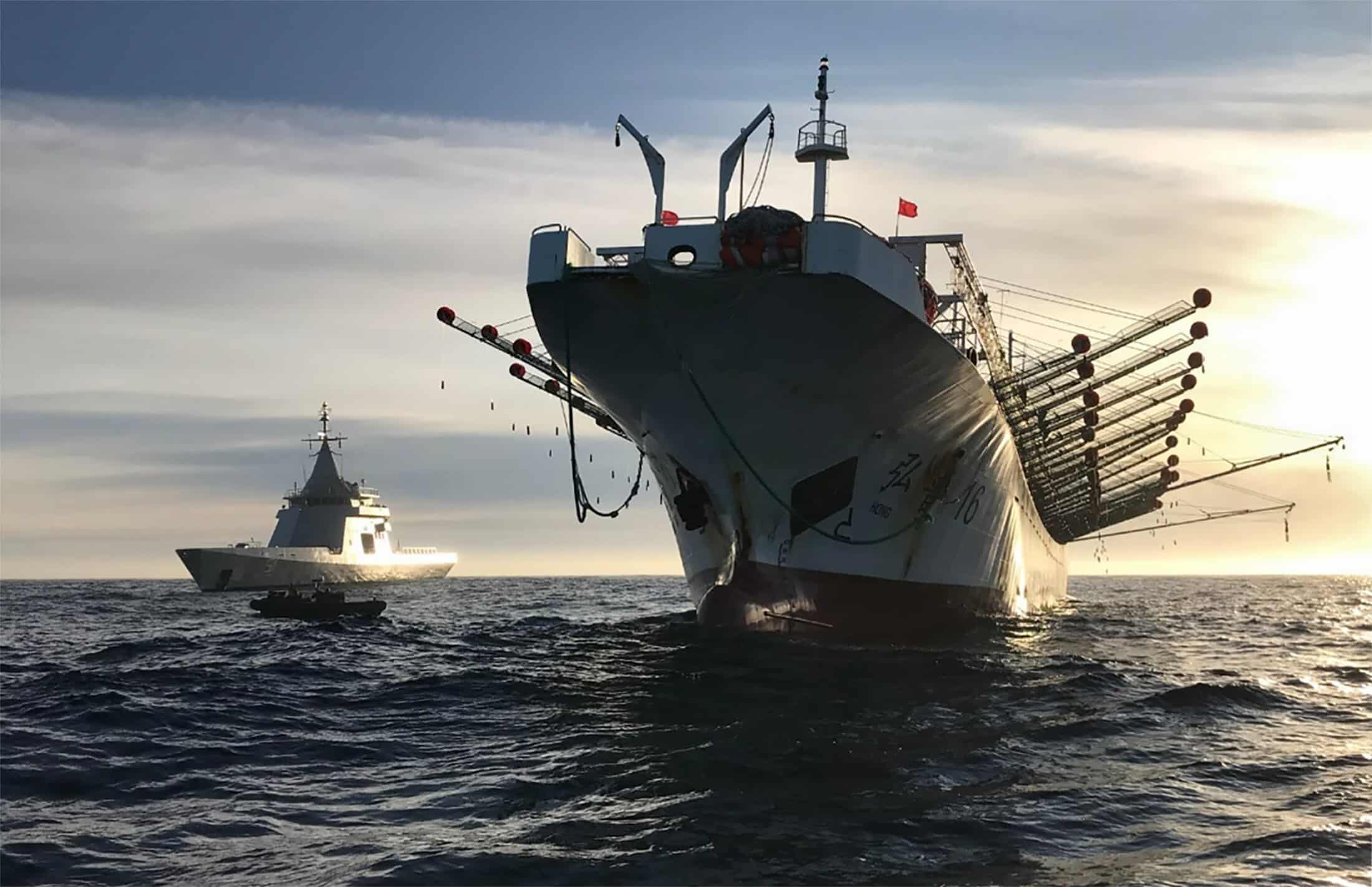 Chiński statek złapany w Argentynie na nielegalnym połowie divers24.pl