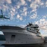 statek badawczy OceanXplorer i helikopter