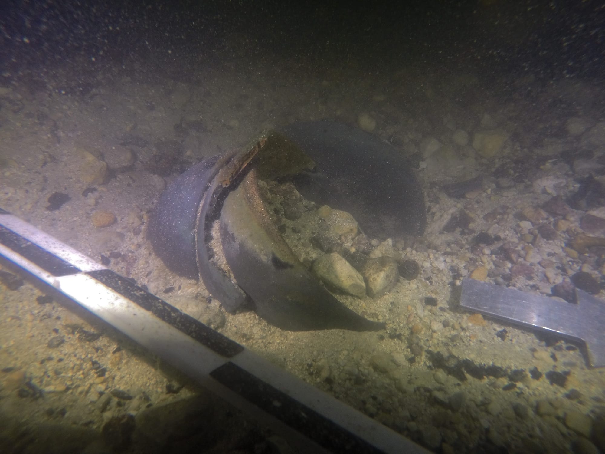 depozyt ofiarny odnaleziony pod wodą
