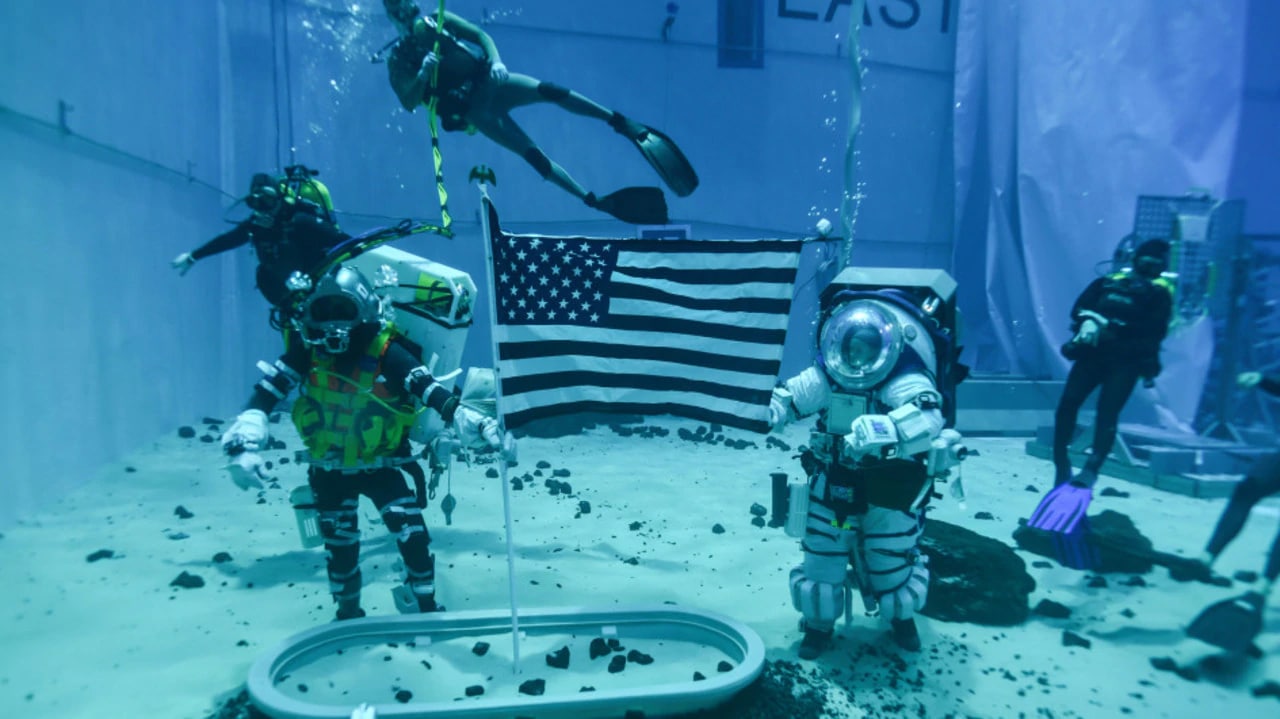 NASA podwodne testy skafandrów