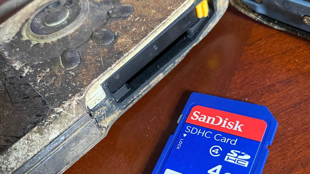 Aparat Kodak i karta pamięci wyłowione z rzeki