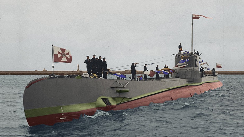 Kolorowe zdjęcie okrętu ORP Orzeł