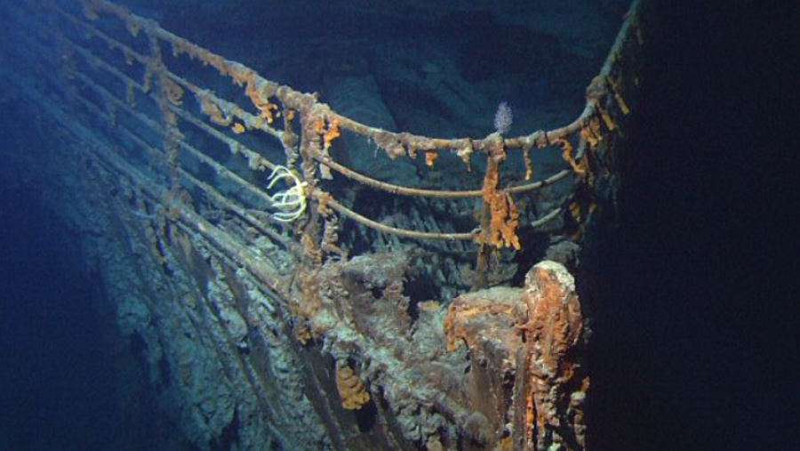 Relingi na dziobie wraku RMS Titanic