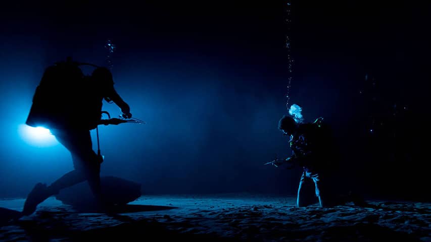 Astronauci NASA trenują pod wodą